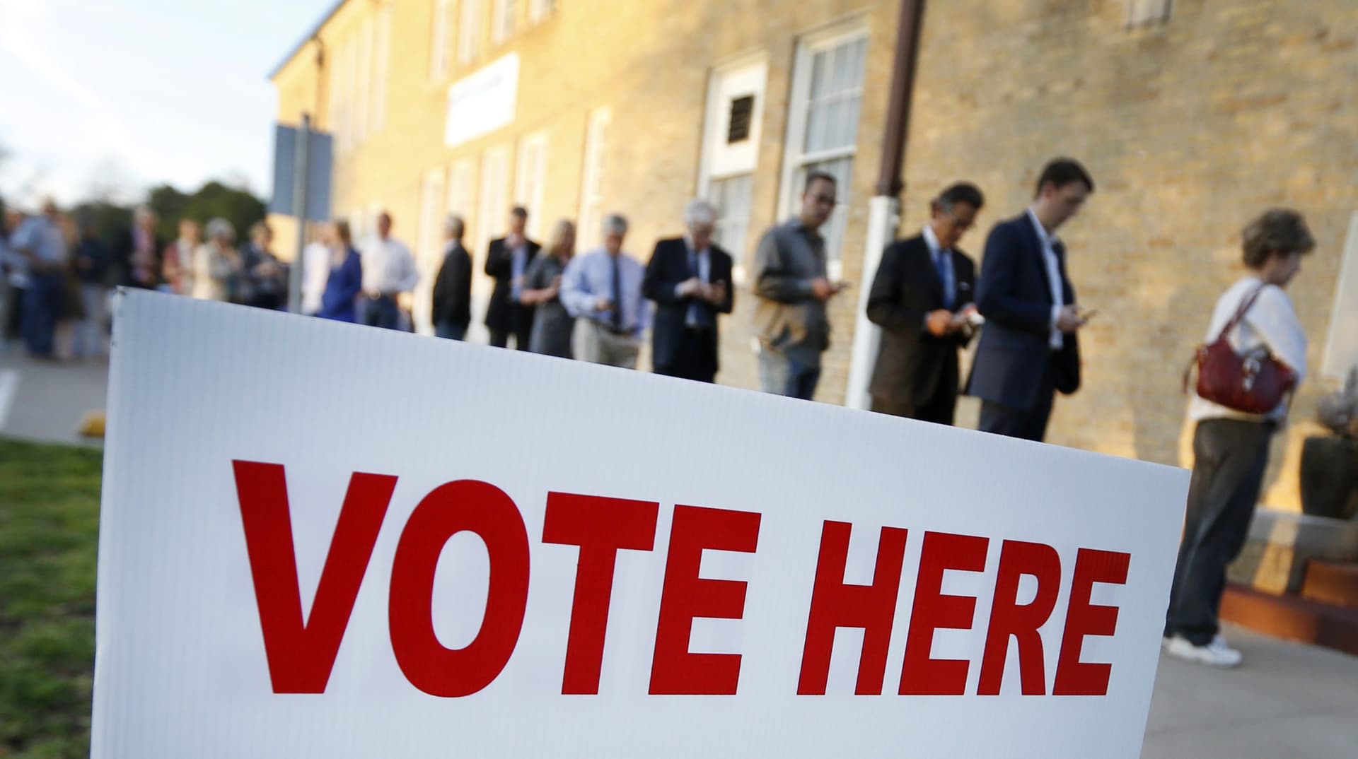 Louisiana Makes Decision to Postpone Primary Amid Coronavirus Concerns, Becoming First State to Do So