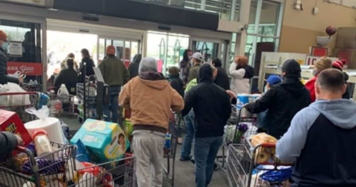 Texas Store Sets Off Chain Reaction of Kindness by Covering Groceries for Customers During Winter Storm