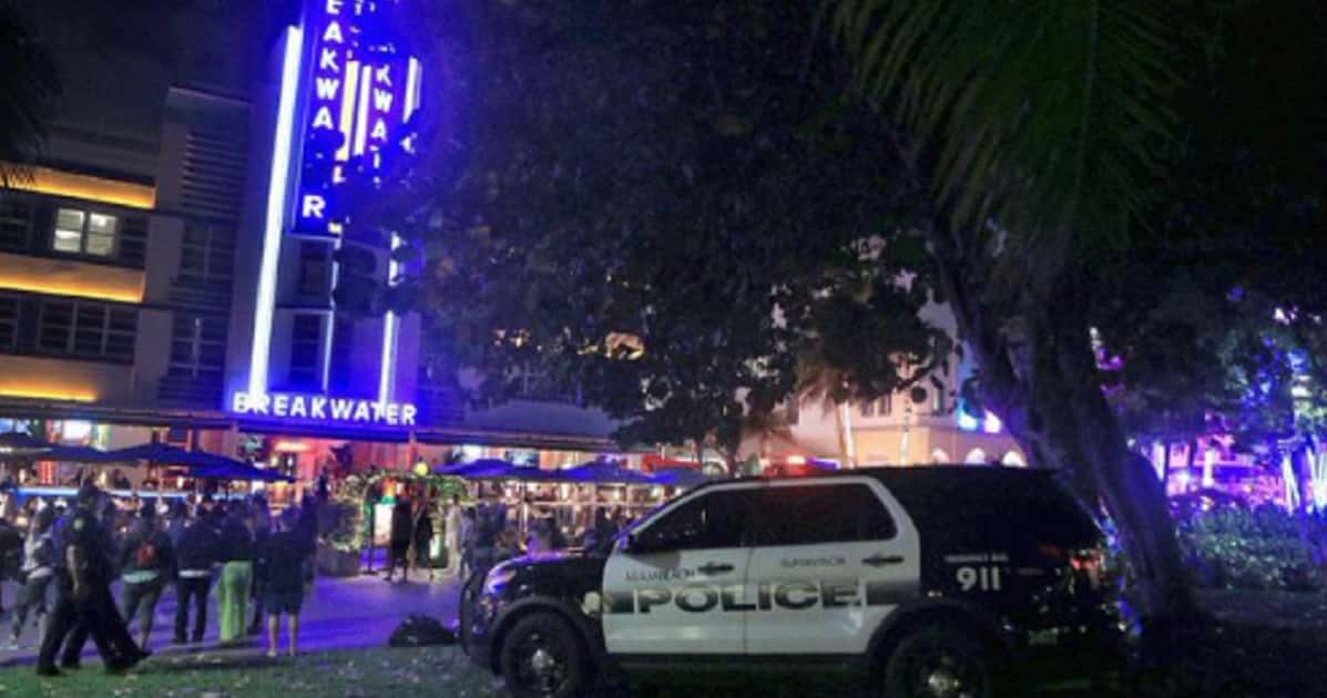 Violently Unruly Spring Break Crowds Cause Miami Beach to Enforce an Emergency Curfew