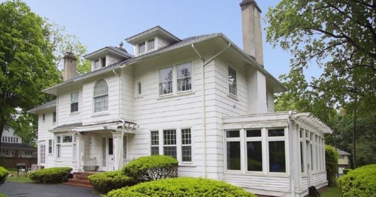 Mansion That Was for Sale for Only $10 Is Now Gone Forever