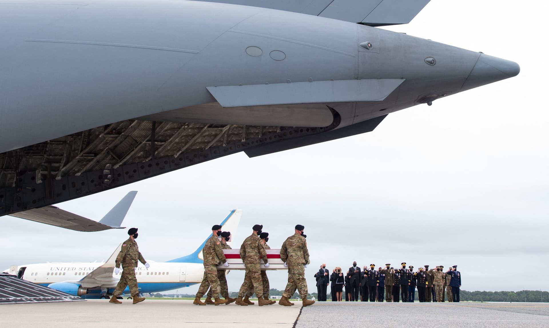House Unanimously Approves Medal for Service Members Killed in Kabul Bombing