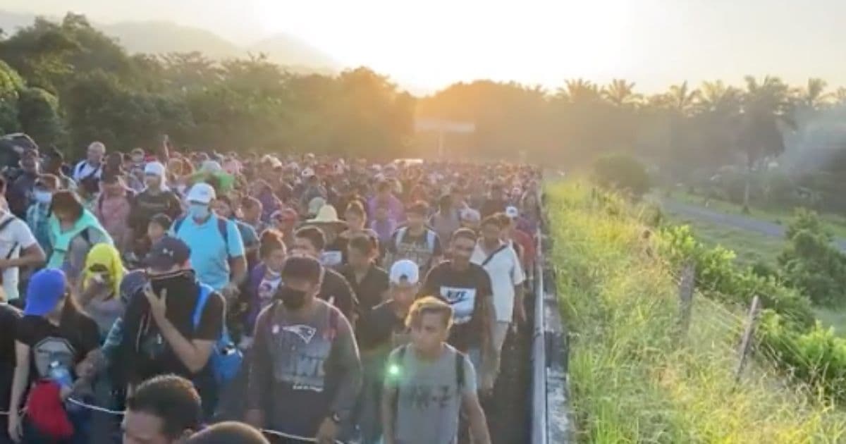 Massive Caravan Doubles to 4,000 Migrants, Including 500 Children, as Group Nears US Border