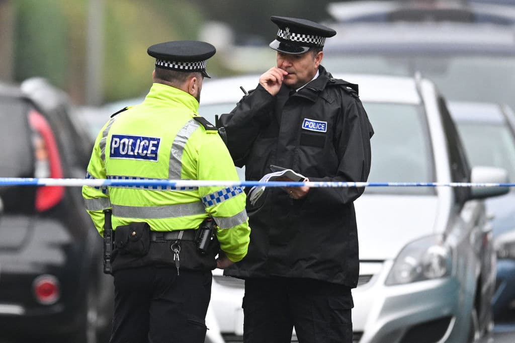 Taxi Driver Stops Suicide Bomber From Blowing Up Hospital by Locking Him in the Car