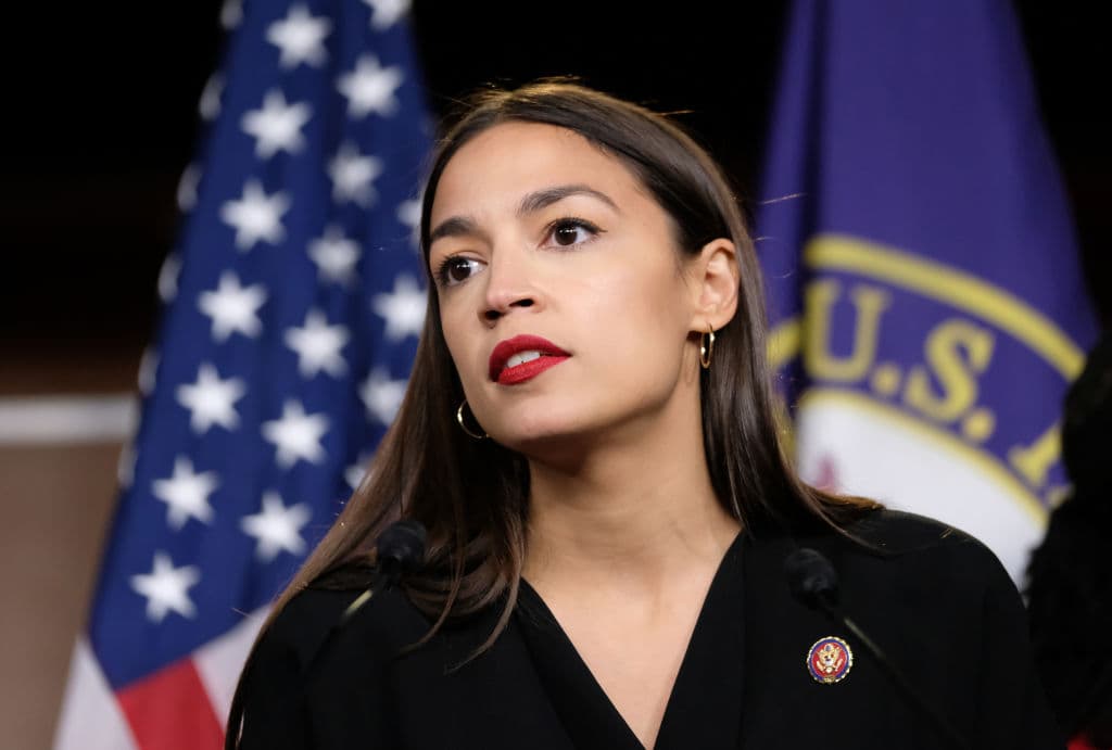AOC Roasted After Picture Surfaces of Her Dining in Florida