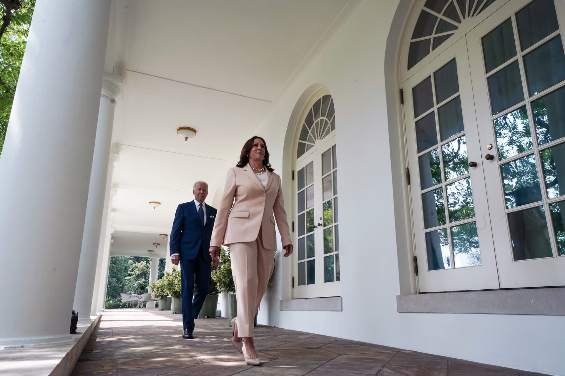 Biden, Harris Statistically Tied in Approval Rating: Poll