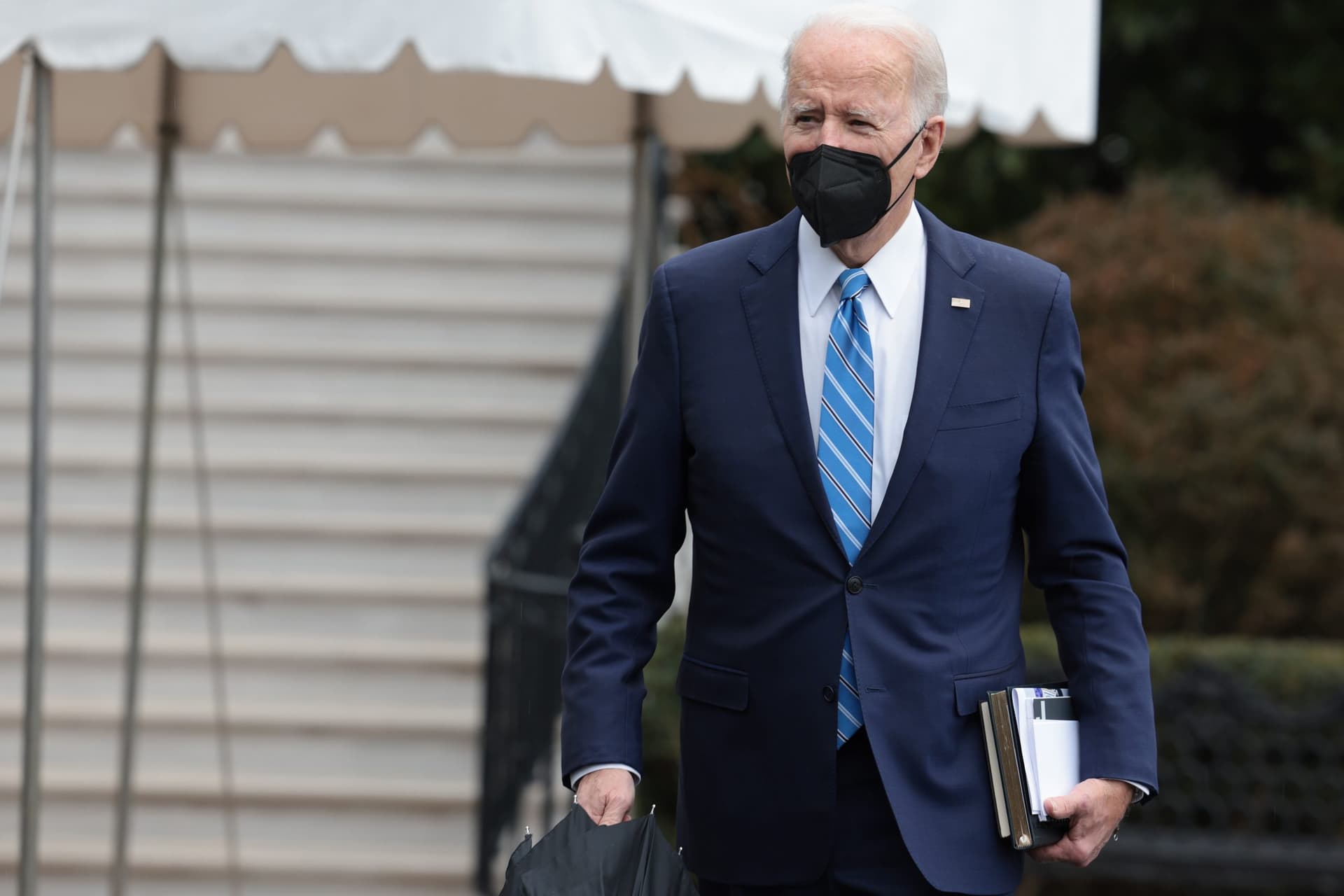‘Everybody Saw It Coming’: Physician Criticizes Biden Administration Over COVID Testing