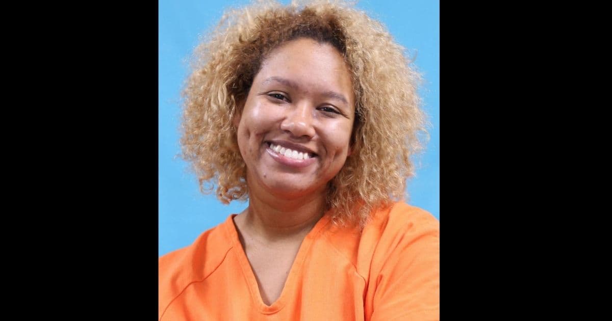 Woman Smiles After Admitting to Killing Boyfriend While Literally Being Bloody-Handed