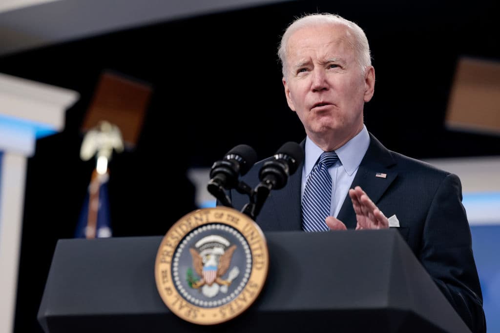 Biden Lists 4 Ways He Plans to Respond to Rising Gas Prices ‘Because of Putin’s Price Hike’