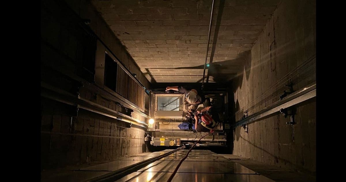 Firemen Rappel Down Elevator Shaft to Save Six Trapped Children on Hot, Broken-Down Elevator
