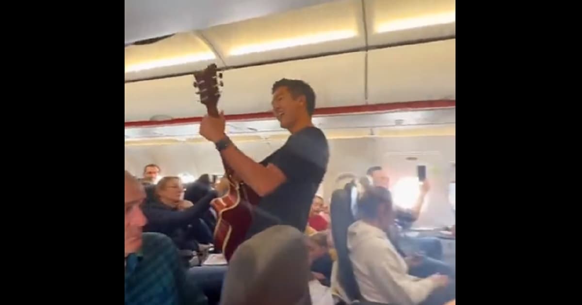 Pastor Who Was Mocked for Worshipping God on Plane Responds to the Congresswoman Who Targeted Him