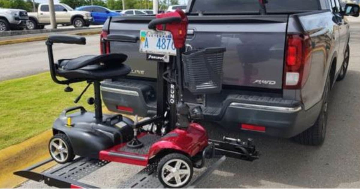 Elderly Woman's Electric Scooter Goes Missing Until Good Samaritan Spots It in Middle of Road