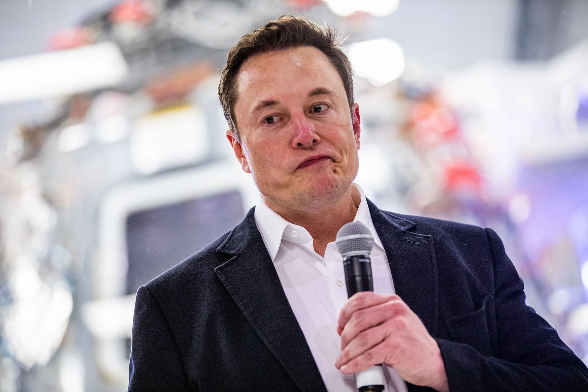 Dem Senator Warns Musk Twitter ‘Will Pay a Price’ if Twitter Does Not Implement ‘Safeguards’