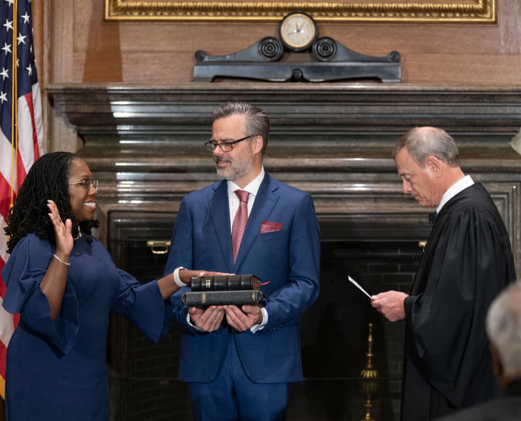 Good Morning America Makes Major Mistake in Tweet About Jacksonâs Swearing-in Ceremony