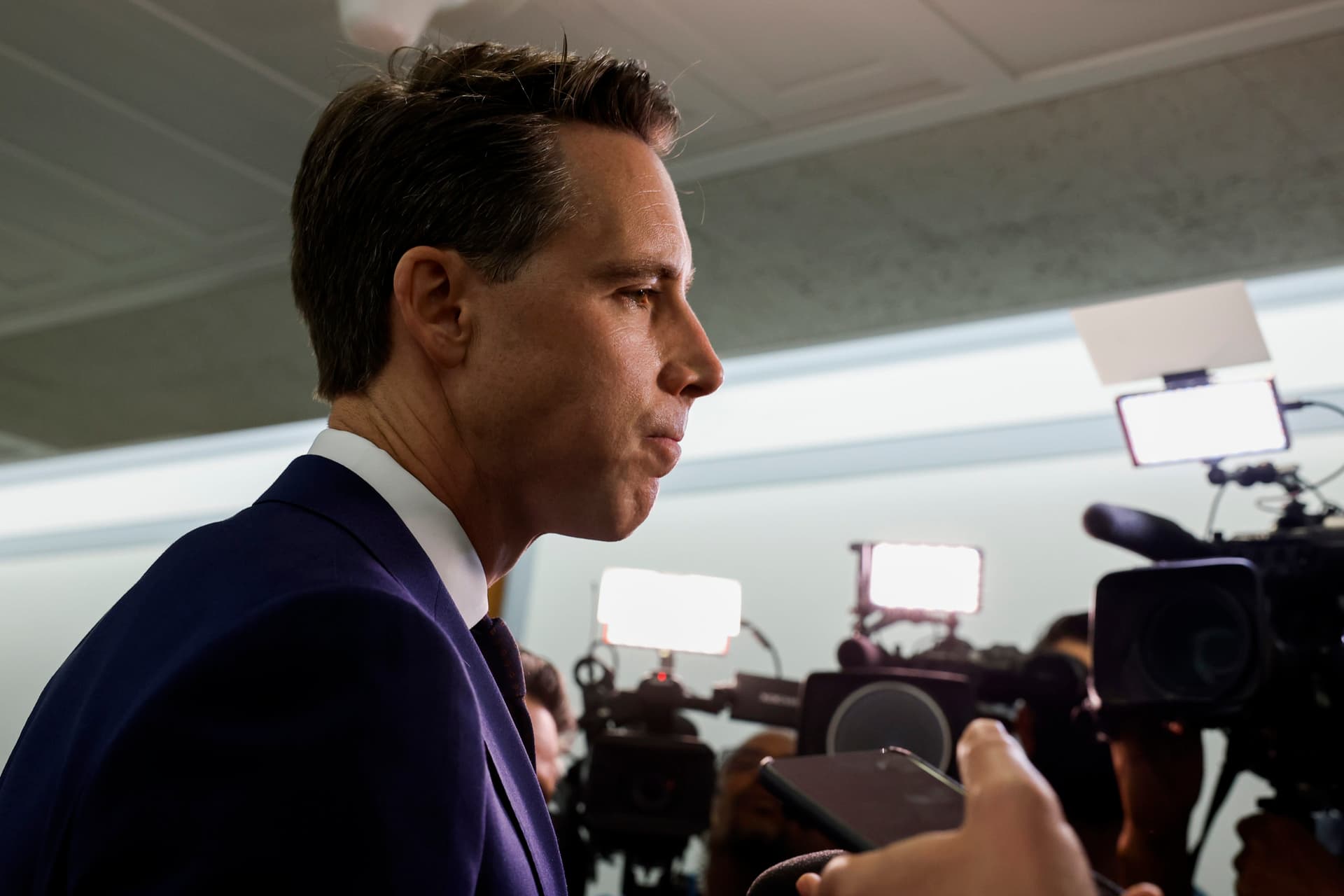 Watch: UC Berkeley Professor Calls Hawley’s Line of Questioning ‘Transphobic’ During Hearing