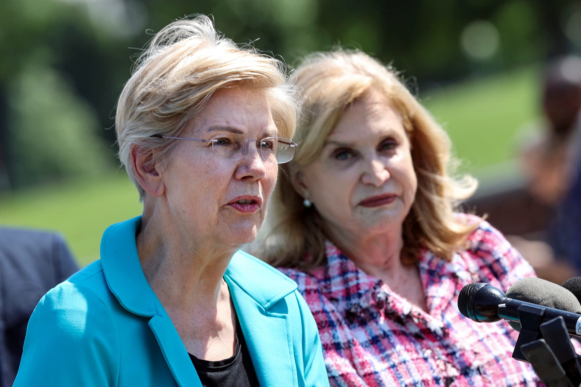 Elizabeth Warren Under Fire for Suggesting That Crisis Pregnancy Centers Need to Be Shut Down
