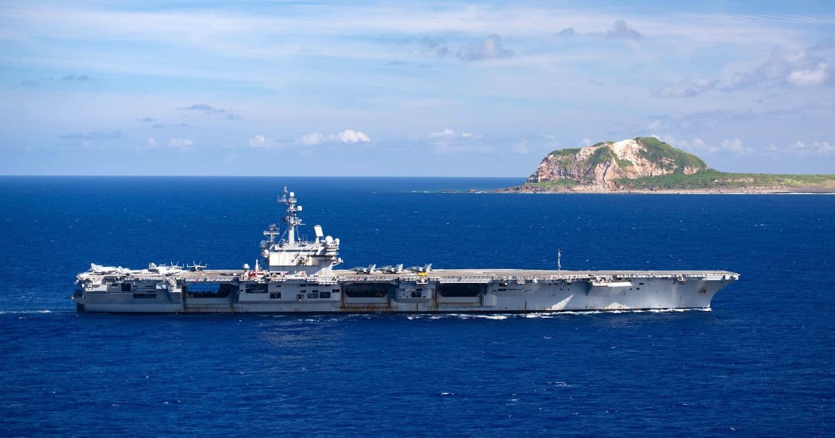 US Nuclear Carrier and Chinese Warships Facing Off, and It’s Only Expected To Get More Heated