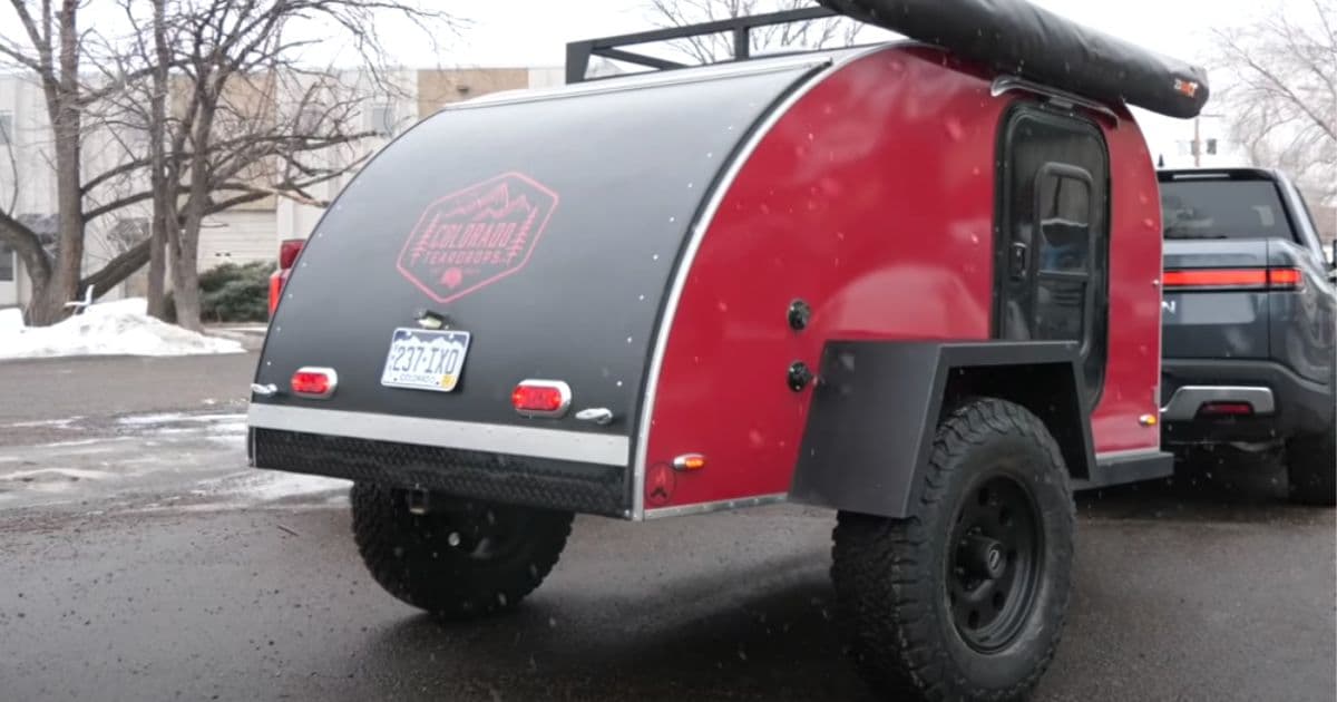 EV Truck Can Only Make It 168 Miles Towing 2,000-Lb Trailer, Gets Crushed by Gas Truck in Same Test