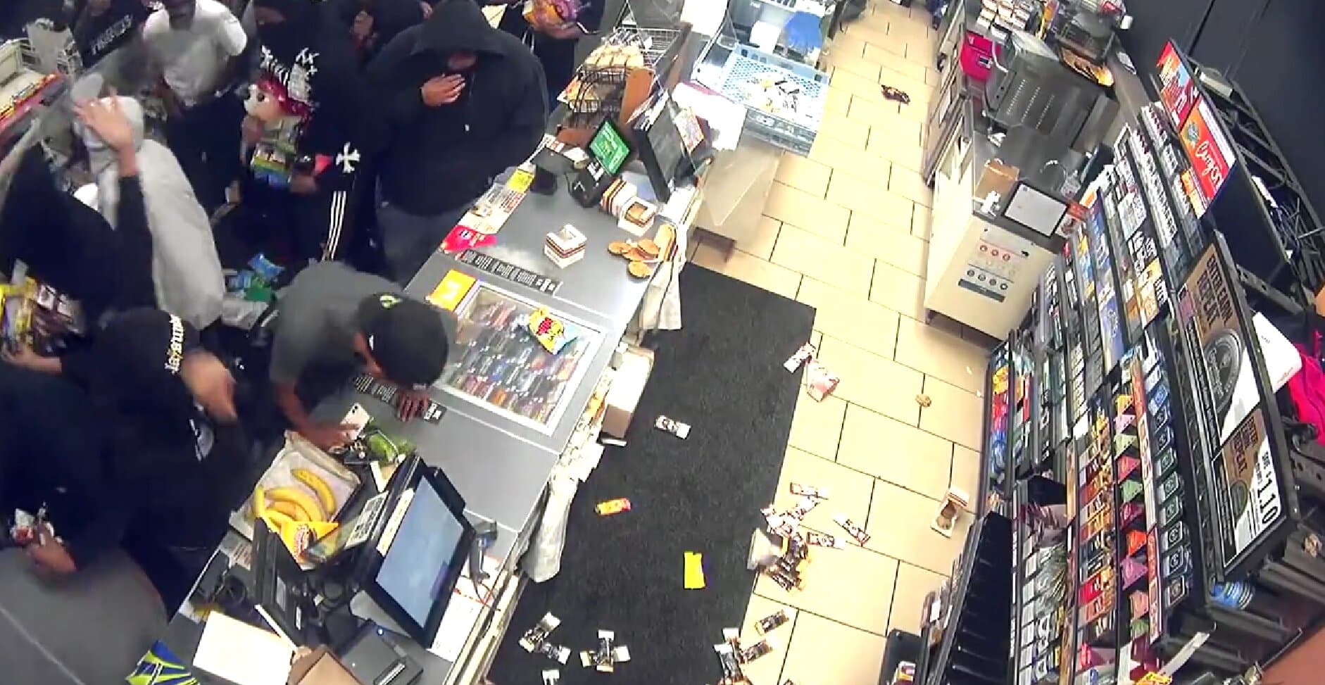 ‘Flash Mob’ Looters Caught on Camera Storming a 7-Eleven in Los Angeles