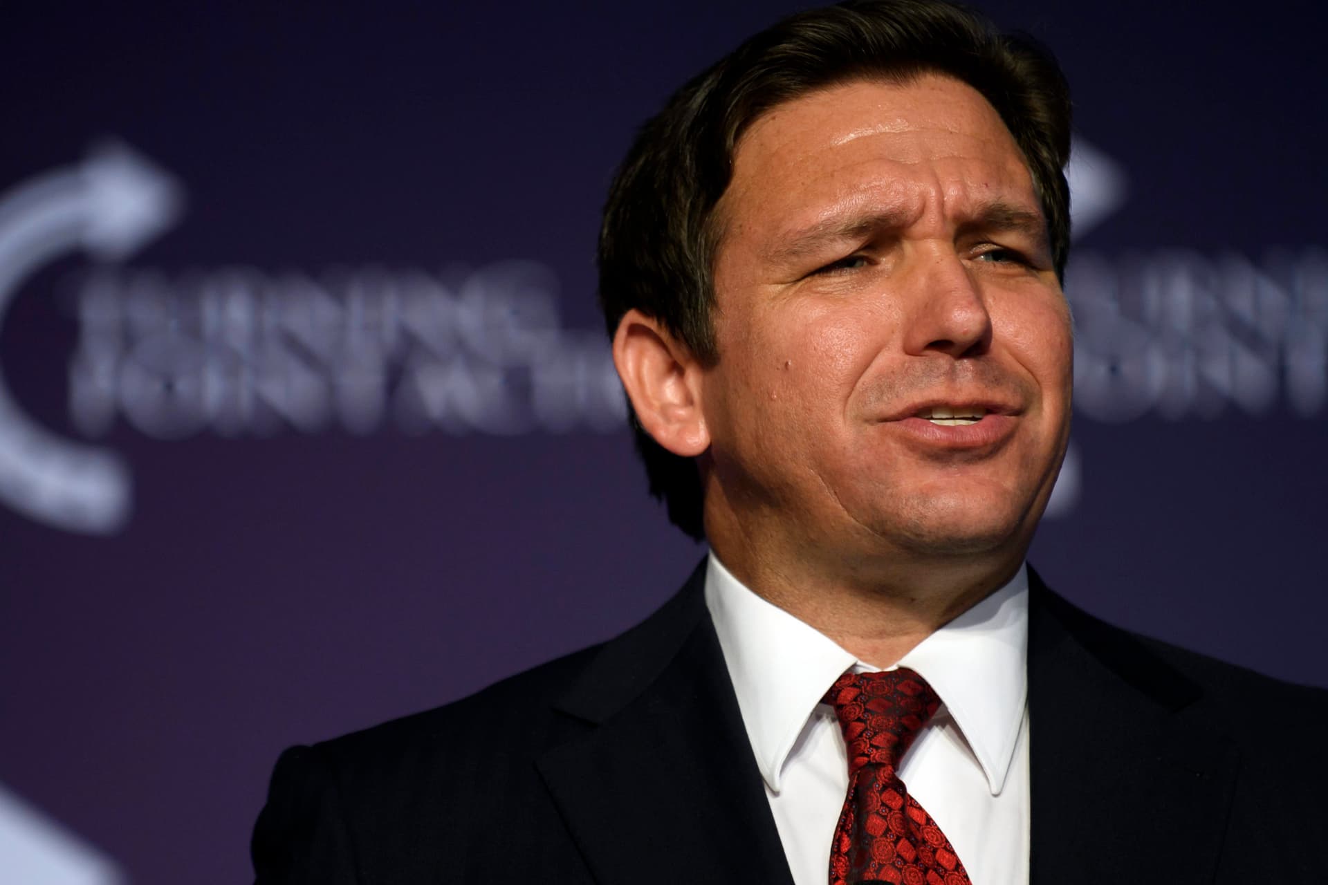 DeSantis Fires Back After Texas Sheriff Opens Investigation Into Migrant Flights