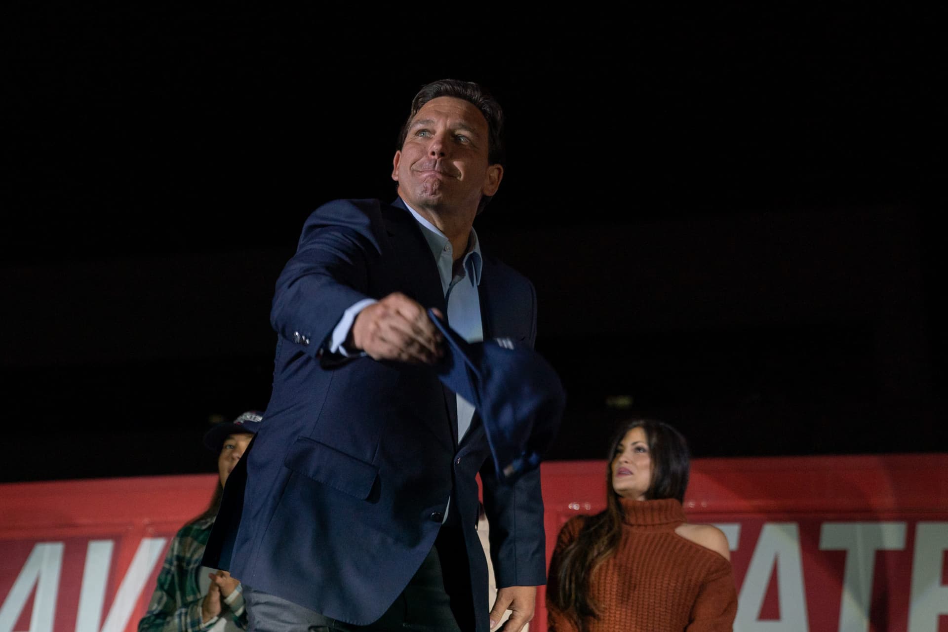 Country Singer Defends Decision to Welcome DeSantis on Stage During Concert