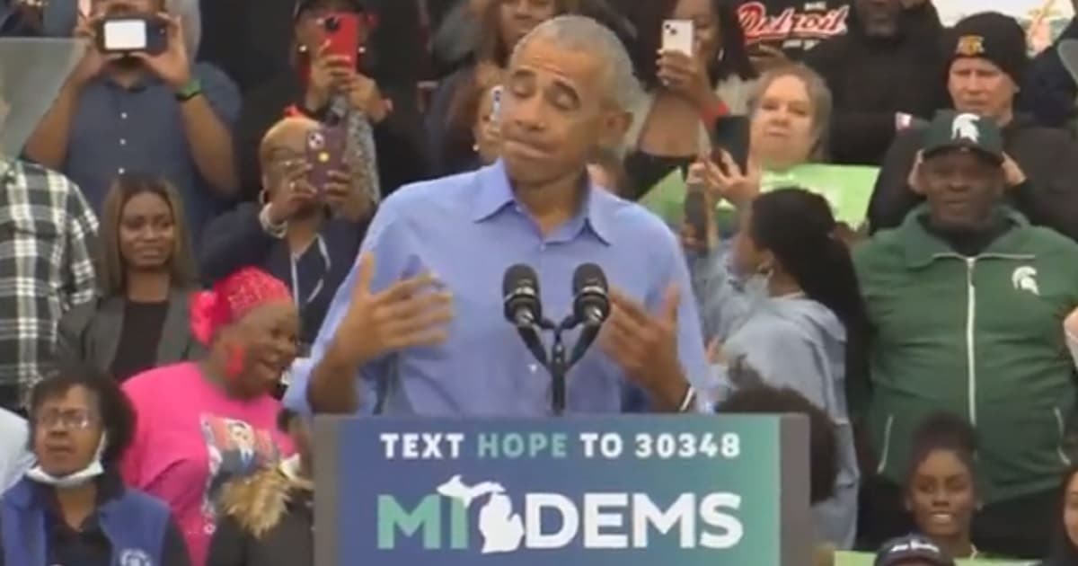 Obama Loses Crowd During Live Speech, Struggles to Get Them Back