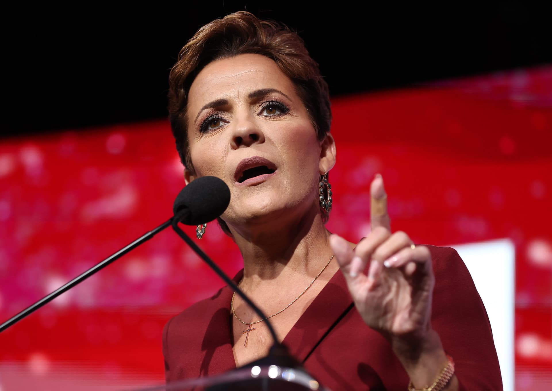 Arizona GOP Chairman Accuses Kari Lake’s Campaign of Blackmail in Resignation Letter