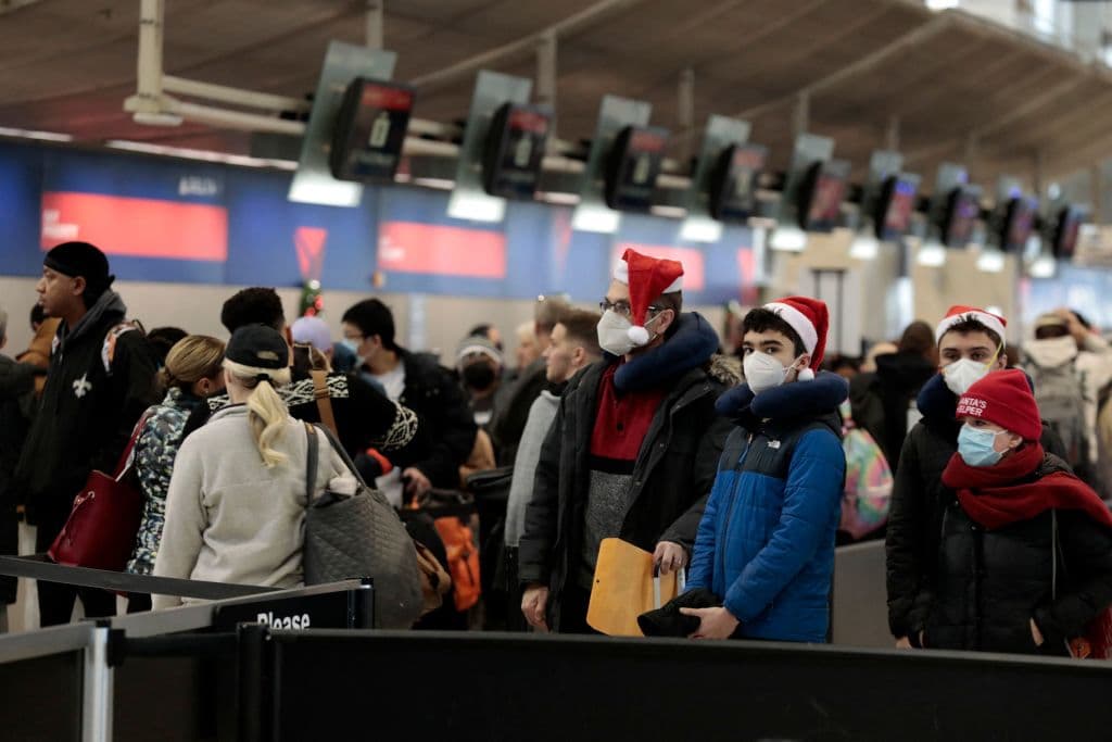 Weather Nightmare Hits America Just Days Before Christmas: Thousands of Flights Canceled or Delayed