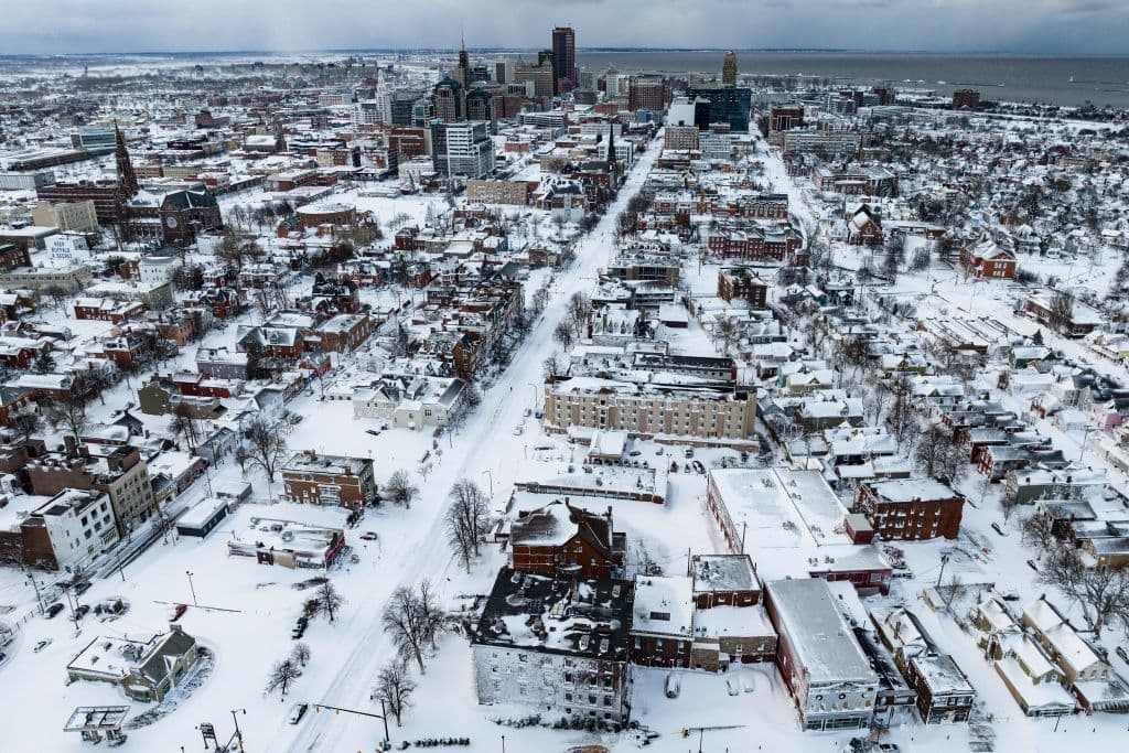 Woman in Buffalo Saves Elderly Man’s Life in Deadly Blizzard