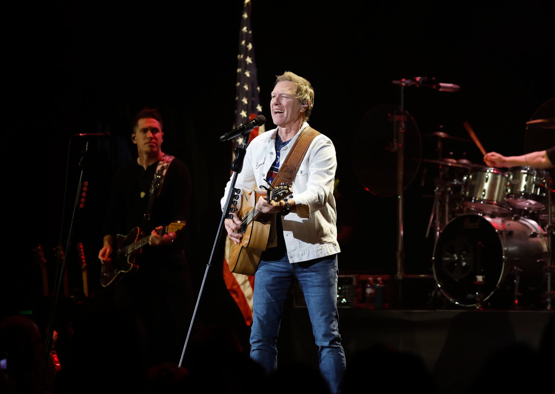 Country Music Singer Performs for Troops in Cold Weather: ‘Those Are My Brothers and Sisters’