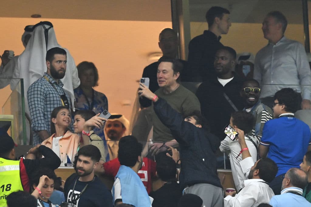 Watch: Elon Musk Met With Cheers and Applause at World Cup – ‘A Man of the People’