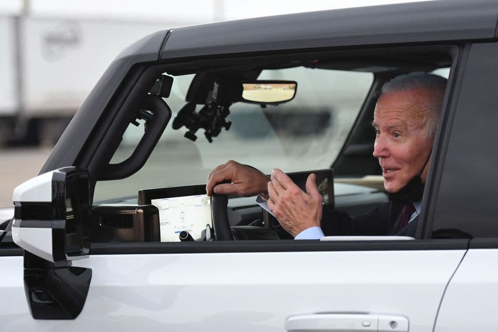 Biden Shares Tweet Touting Tax Credits for EVs – Users Quickly Point Out a Flaw