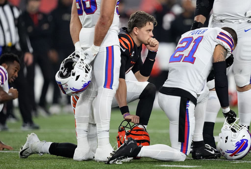 Watch: Bills Players Share Powerful Moment Together After Damar Hamlin Injury