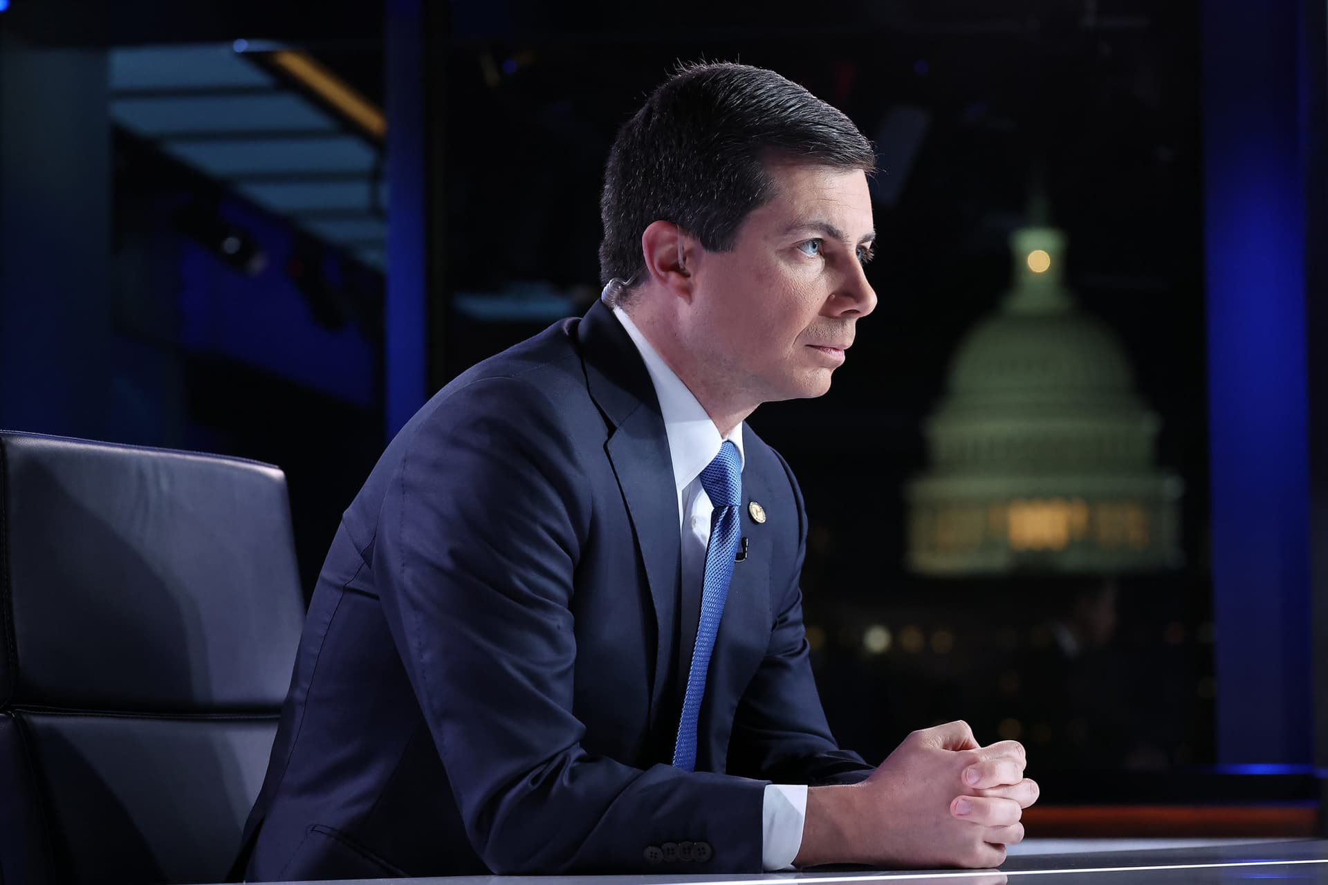 Pete Buttigieg Mocked on Twitter Following Nationwide Flight Delays