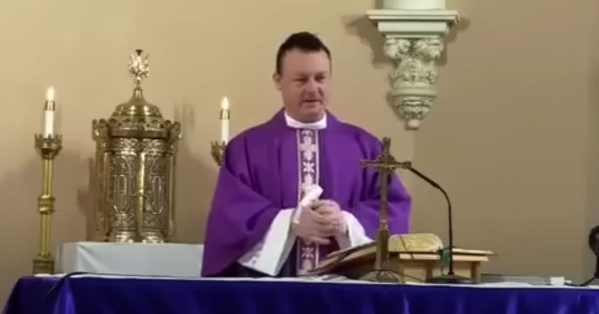 Catholic Officials Investigating After âPossible Eucharistic Miracleâ at US Church