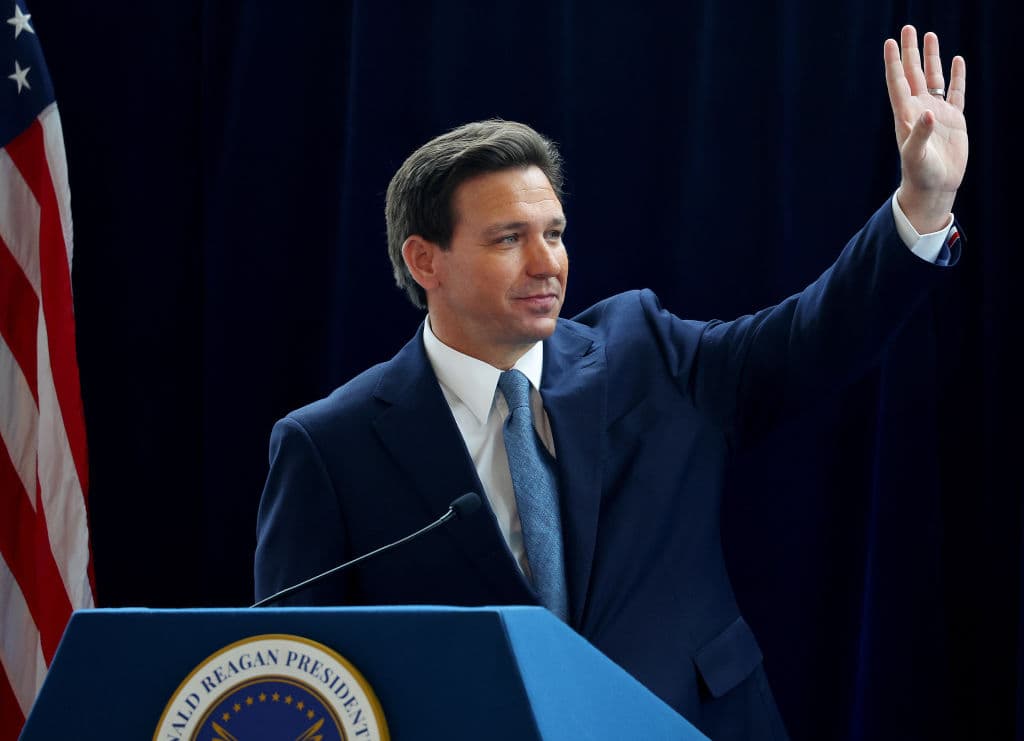 Twitter Users Shocked by DeSantis’ Big Change in New Photo: Sign of a ‘Imminent Presidential Campaign’?