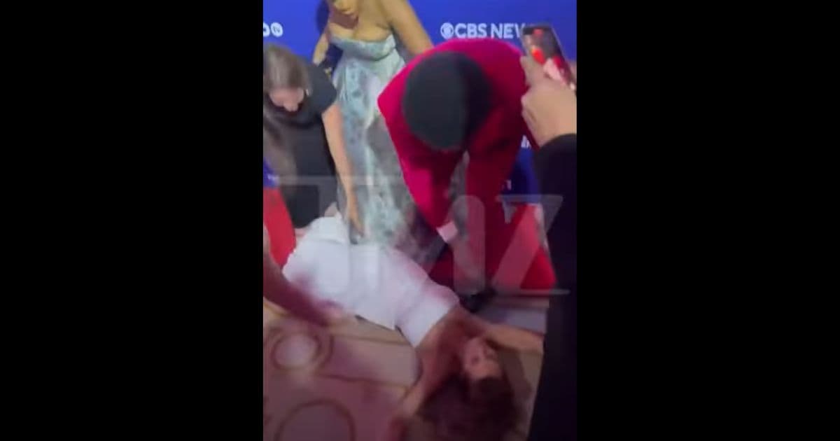 Video: Shock As MSNBC Anchor Collapses on Red Carpet After WH Correspondents’ Dinner