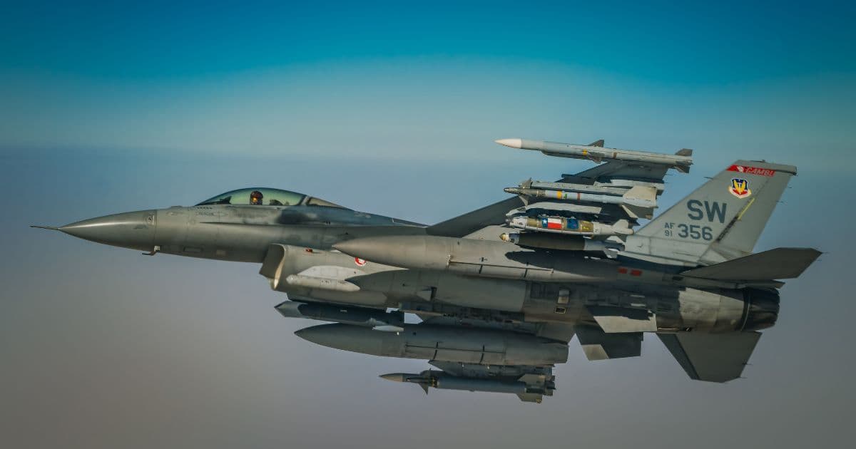 F-16 Pilot Reveals What He Saw Through Window of Doomed Plane Carrying GOP Donor’s Family: Report