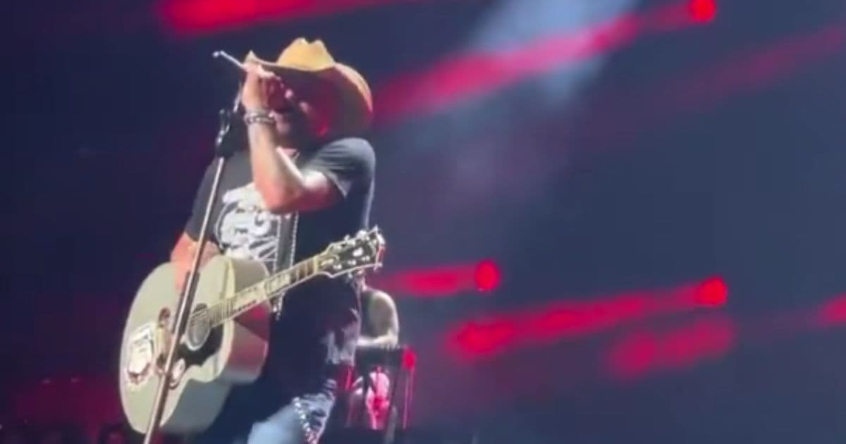 Jason Aldean Bolts Off Stage Mid-Concert, Ends Performance Early