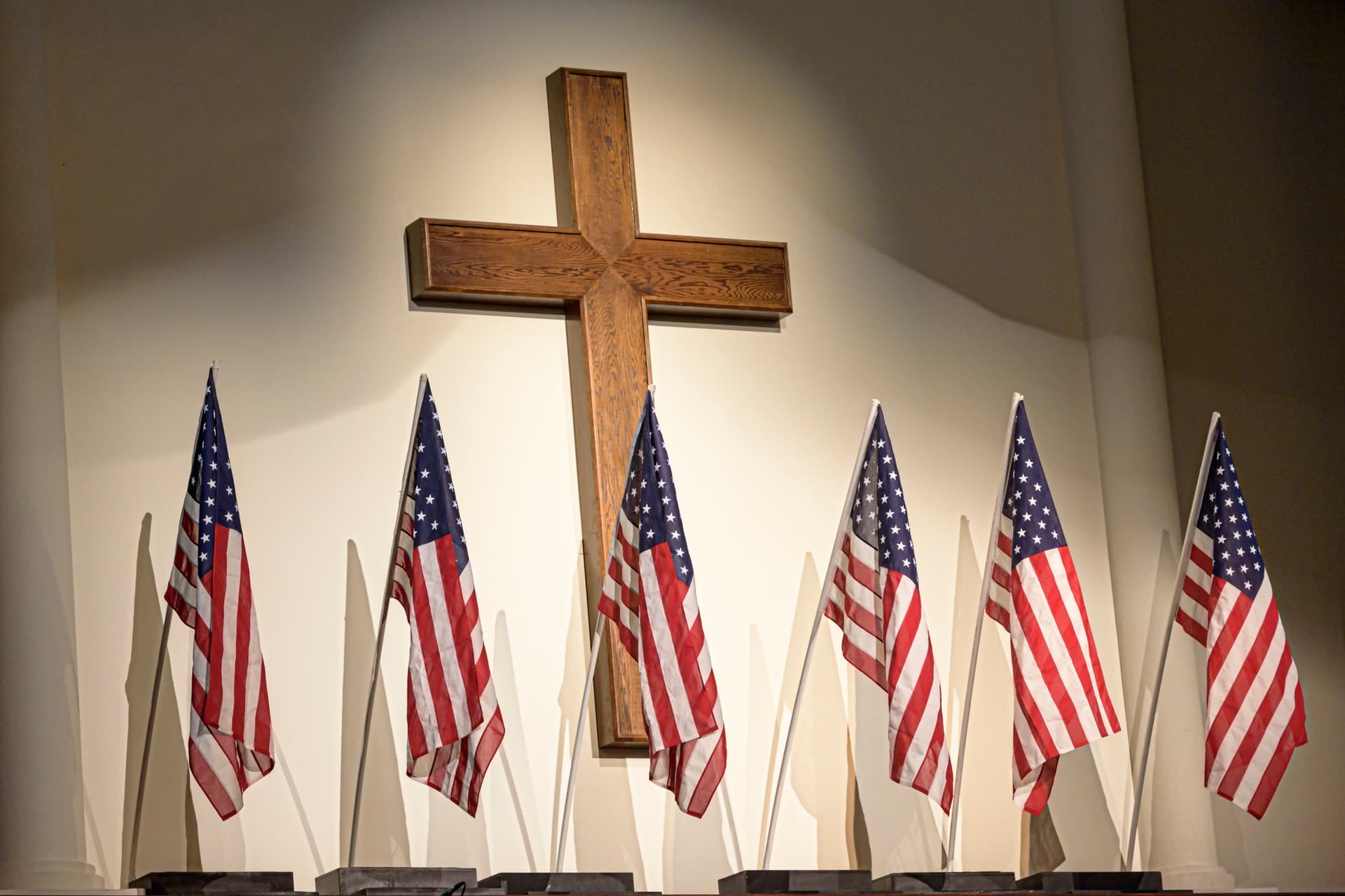 Pastor Urges Americans to Trust in God