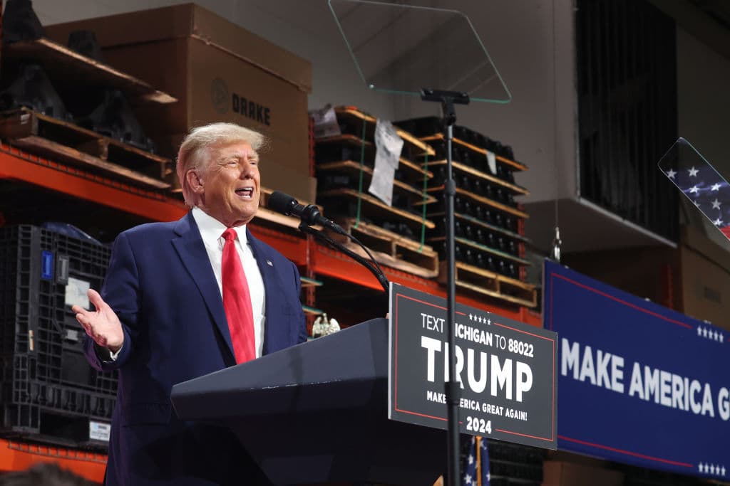 Comedian’s Wife Caught Flipping Trump off Behind His Back