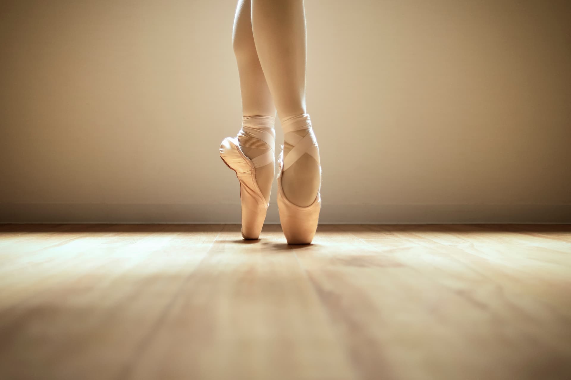 Ballerina Dances in the Streets to Inspire Audiences Around the World