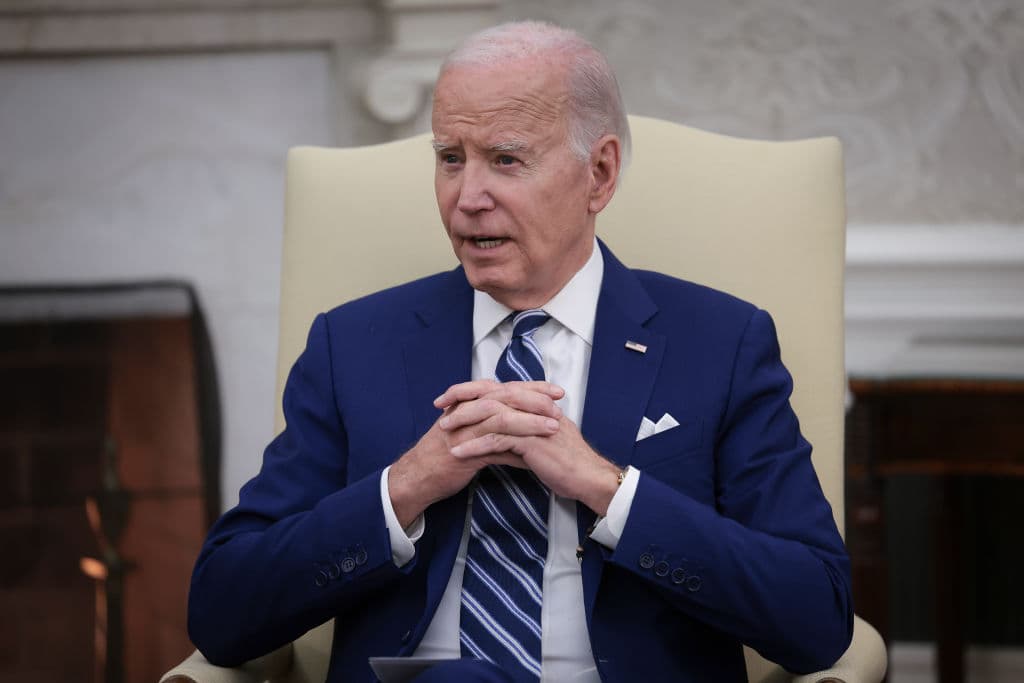 Axelrod Drops the Hammer After Biden’s Alleged ‘P***k’ Insult: ‘I Remember Hillary Doing That, Too’