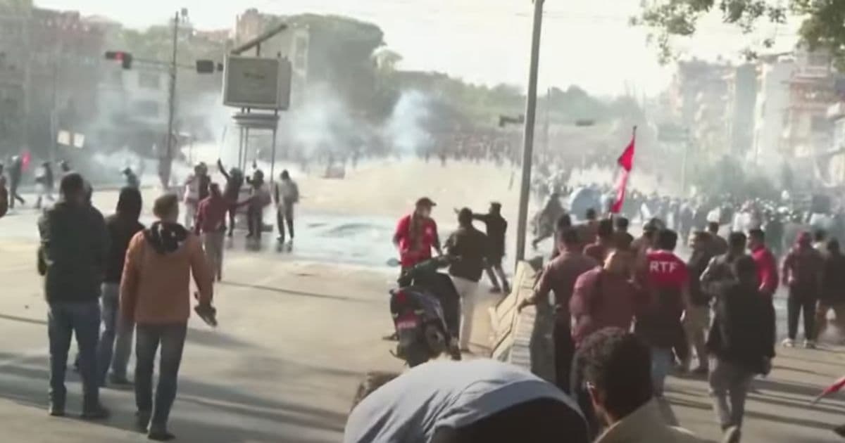 Tens of Thousands Take to the Streets, Demand Restoration to Their Monarchy