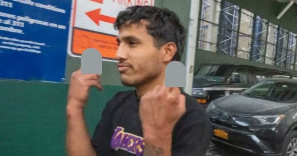Prosecutor Drops Case Against Migrant Accused in Times Square Brawl