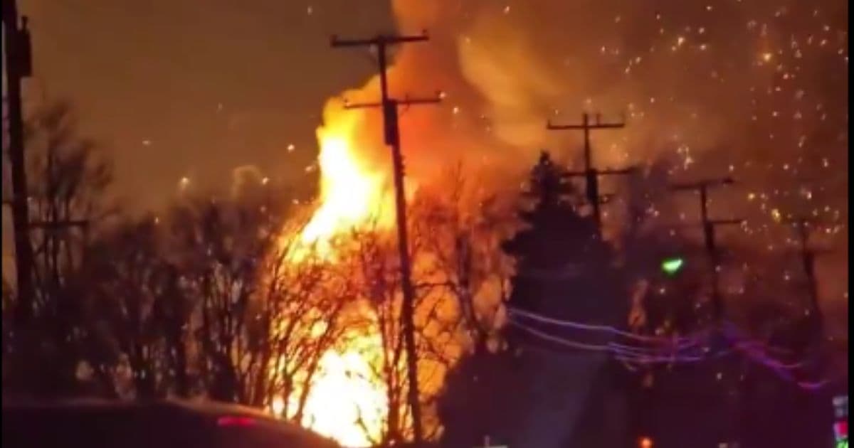 ‘Fire Everywhere’: Massive Blaze Engulfs Industrial Building, Explosions Send Debris Flying for Miles