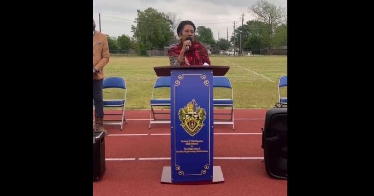 Sheila Jackson Lee Says Moon Is a ‘Planet’ That’s ‘Made Up of Mostly Gases,’ But Things Only Get Worse When She Tries to Correct It