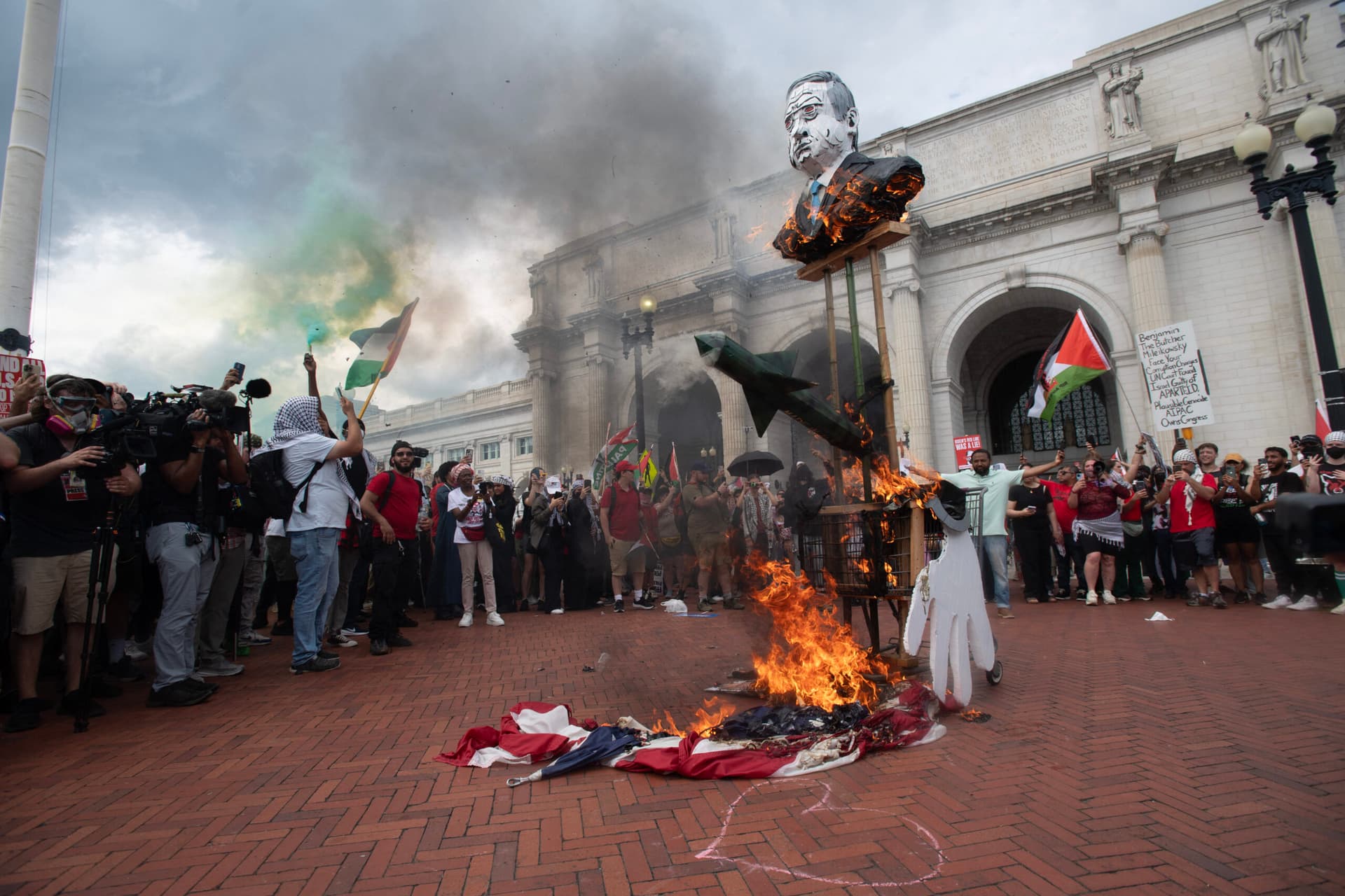 GOP Lawmakers Raise the American Flag Near the Capitol After Protesters Replace It With Palestinian Flag