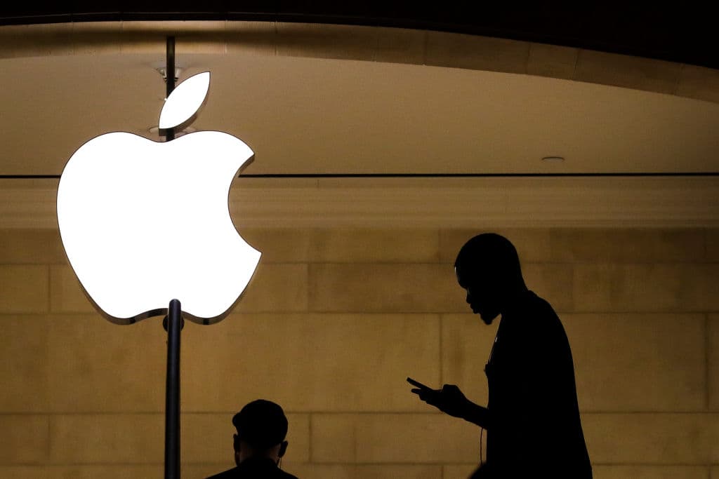 Apple to Invest $500 Billion in US in Wake of China Import Tariffs