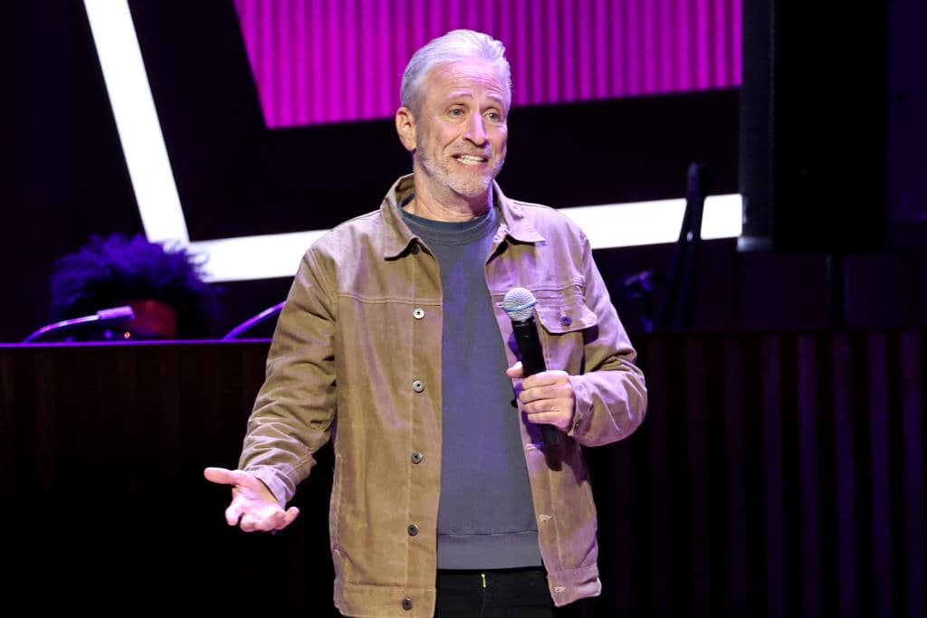 Jon Stewart Cuts Hand While Talking Pharmaceutical Subsidies: ‘I’ll Be Going to the Hospital Soon’