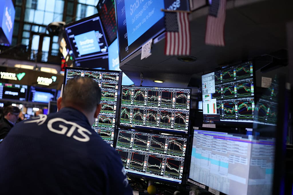 Trump Tariffs Sparks Recession Fears Wiping Out $2 Trillion in US Stocks
